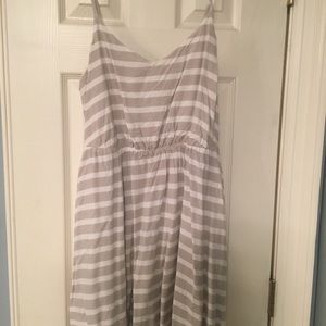 Lauren Conrad sun dress with POCKETS!